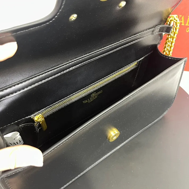 All categories Official website "Brand Women's Bags" Women's Bags 💙 Valentino 2022 Official New Valentino Crossbody Bag Wholesale 58001500 High Quality Size: 28-13-8CM