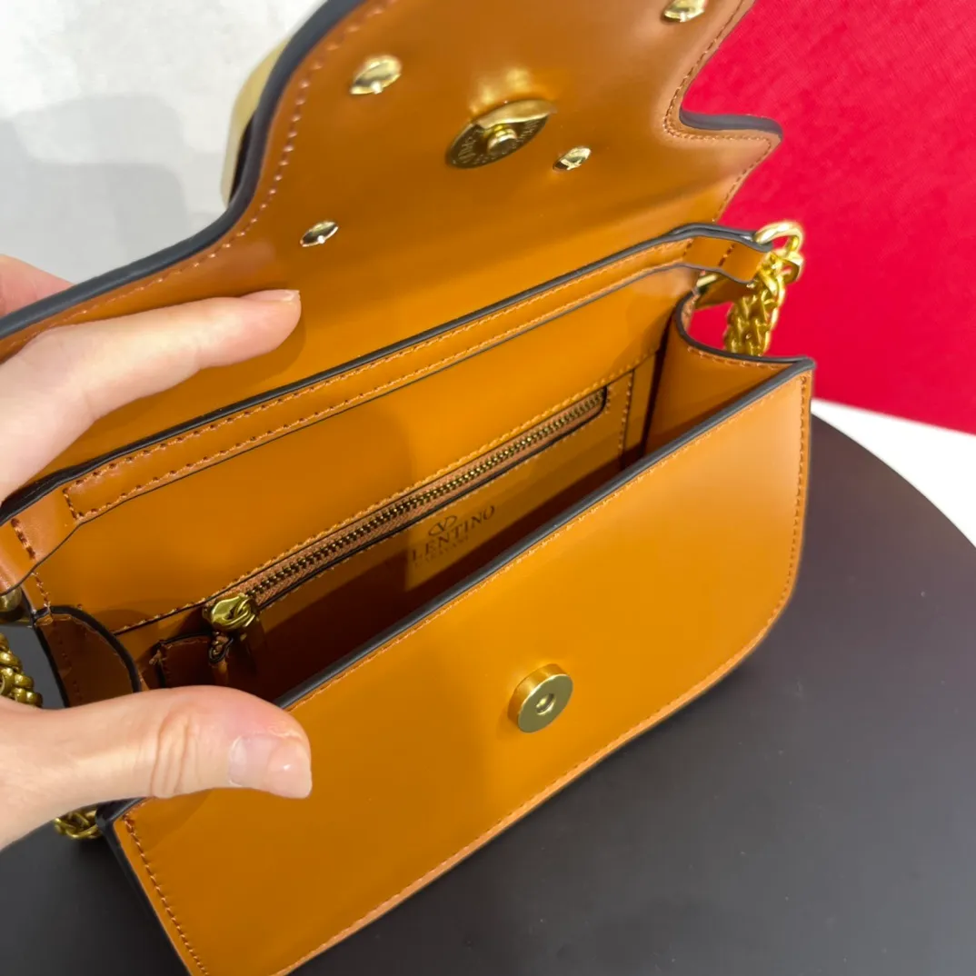 All categories Official website "Brand Women's Bags" Women's Bags 💙 Valentino 2022 Official New Valentino Crossbody Bag Wholesale 58001400 High Quality Size: 20-12-7CM