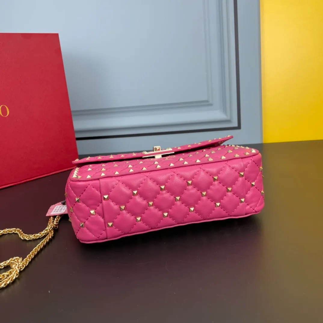 All categories Official website "Brand Women's Bags" Women's Bags 💙 Valentino 2022 Official New Valentino Sheepskin Crossbody Bag Wholesale 58002600 High Quality Size: 24-16-8CM