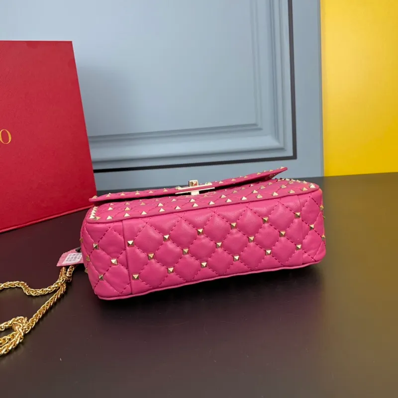 All categories Official website "Brand Women's Bags" Women's Bags 💙 Valentino 2022 Official New Valentino Sheepskin Crossbody Bag Wholesale 58002600 High Quality Size: 24-16-8CM