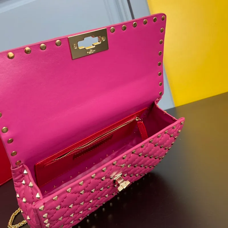All categories Official website "Brand Women's Bags" Women's Bags 💙 Valentino 2022 Official New Valentino Sheepskin Crossbody Bag Wholesale 58002600 High Quality Size: 24-16-8CM