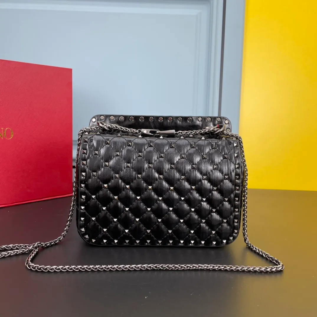 All categories Official website "Brand Women's Bags" Women's Bags 💙 Valentino 2022 Official New Valentino Sheepskin Crossbody Bag Wholesale 58002600 High Quality Size: 24-16-8CM