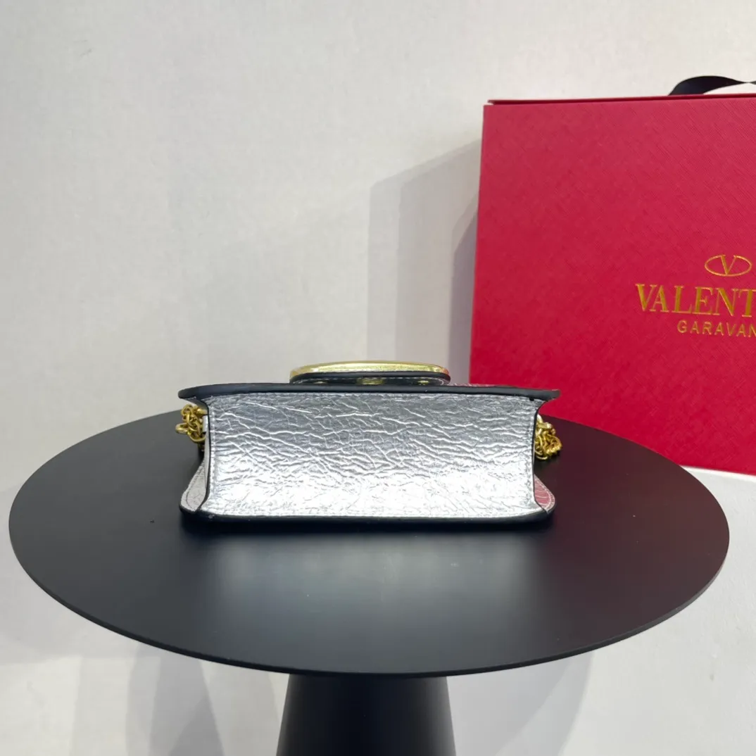 All categories Official website "Brand Women's Bags" Women's Bags 💙 Valentino 2022 Official New Valentino Crossbody Bag Wholesale 58001400 High Quality Size: 20-12-7CM