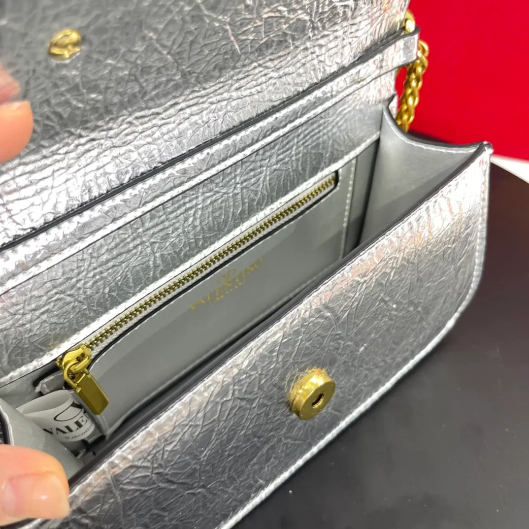 All categories Official website "Brand Women's Bags" Women's Bags 💙 Valentino 2022 Official New Valentino Crossbody Bag Wholesale 58001400 High Quality Size: 20-12-7CM