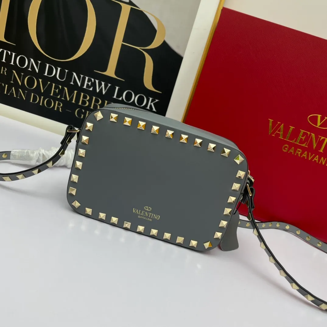 All categories Official website "Brand Women's Bags" Women's Bags 💙 Valentino 2022 Official New Valentino Crossbody Bag Wholesale 58002380 High Quality Size: 18-12-6CM