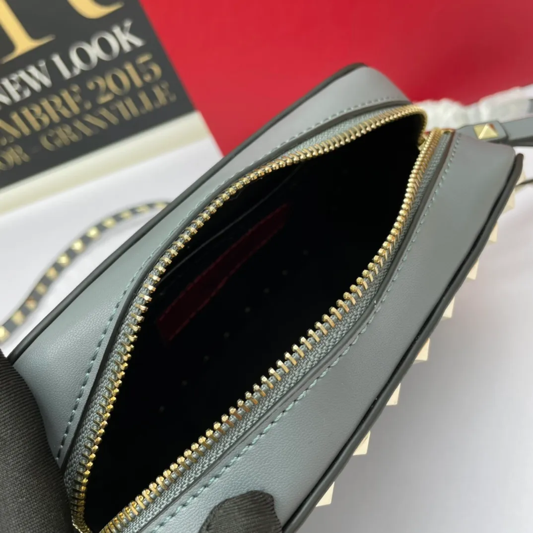 All categories Official website "Brand Women's Bags" Women's Bags 💙 Valentino 2022 Official New Valentino Crossbody Bag Wholesale 58002380 High Quality Size: 18-12-6CM