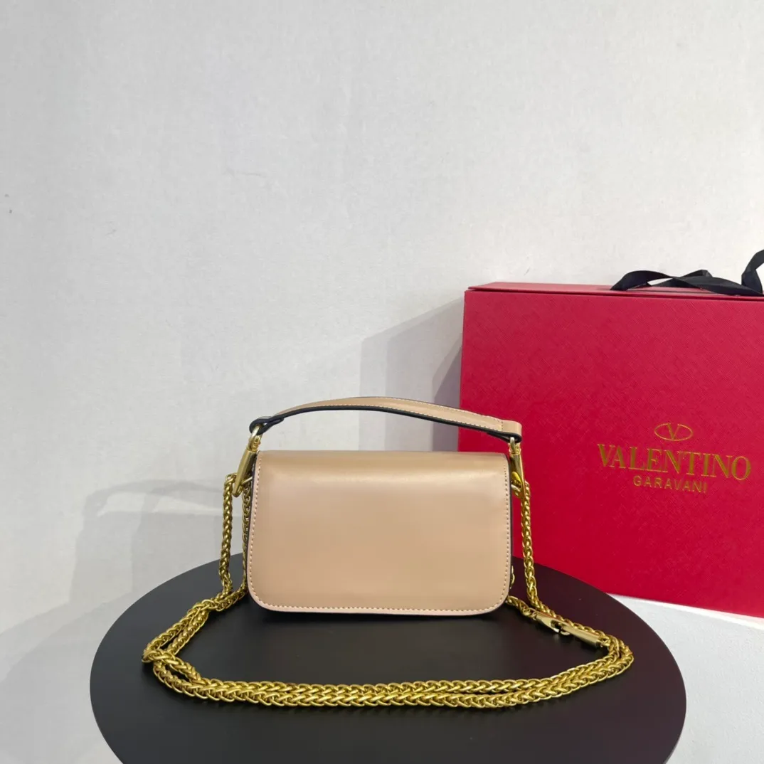 All categories Official website "Brand Women's Bags" Women's Bags 💙 Valentino 2022 Official New Valentino Crossbody Bag Wholesale 58001400 High Quality Size: 20-12-7CM
