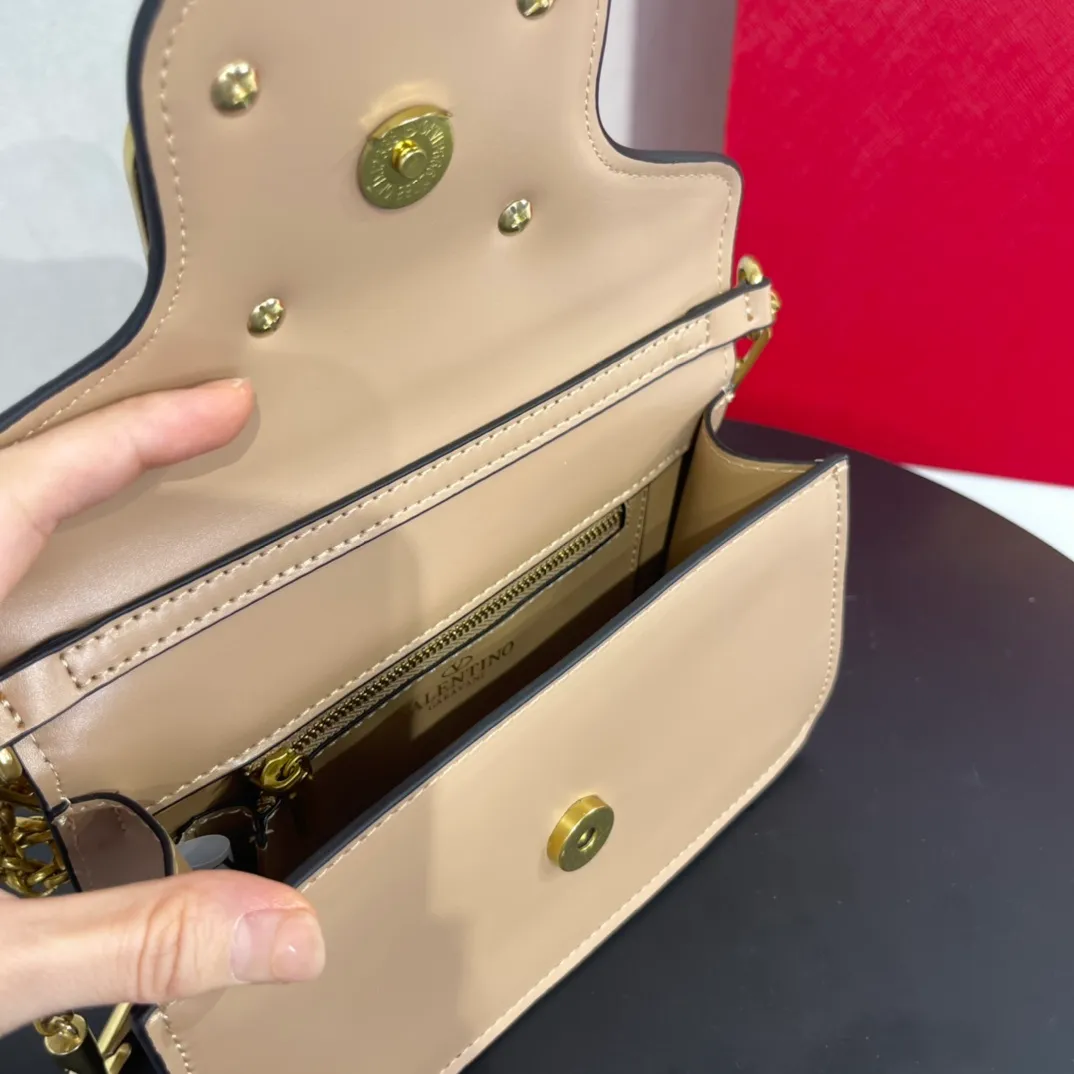 All categories Official website "Brand Women's Bags" Women's Bags 💙 Valentino 2022 Official New Valentino Crossbody Bag Wholesale 58001400 High Quality Size: 20-12-7CM