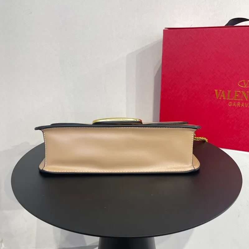 All categories Official website "Brand Women's Bags" Women's Bags 💙 Valentino 2022 Official New Valentino Crossbody Bag Wholesale 58001500 High Quality Size: 28-13-8CM