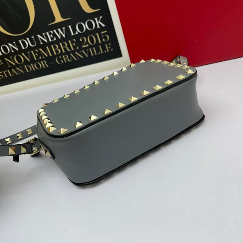 All categories Official website "Brand Women's Bags" Women's Bags 💙 Valentino 2022 Official New Valentino Crossbody Bag Wholesale 58002500 High Quality Size: 18-12-6CM