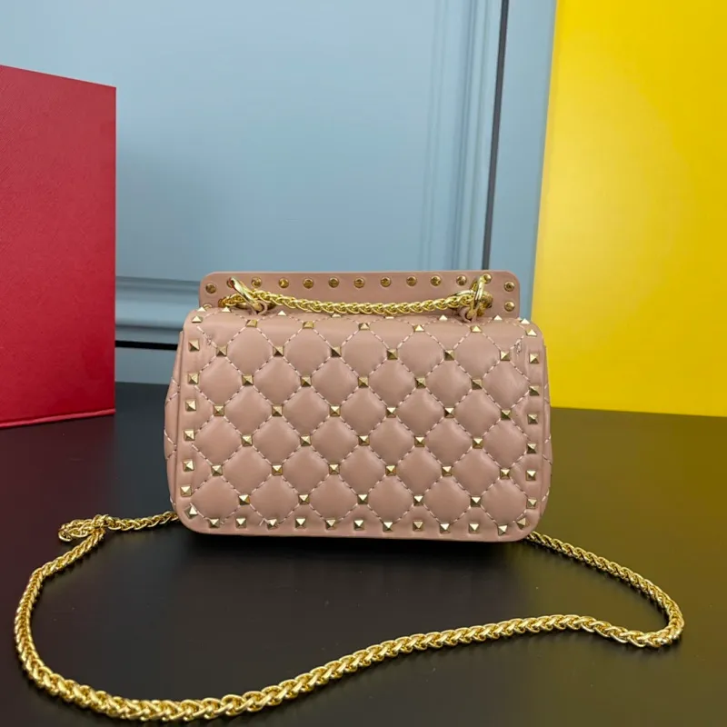 All categories Official website "Brand Women's Bags" Women's Bags 💙 Valentino 2022 Official New Valentino Sheepskin Crossbody Bag Wholesale 58002300 High Quality Size: 20-12-5CM