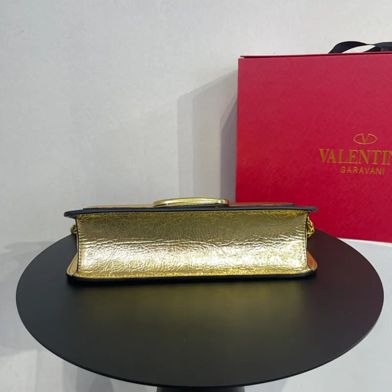 All categories Official website "Brand Women's Bags" Women's Bags 💙 Valentino 2022 Official New Valentino Crossbody Bag Wholesale 58001500 High Quality Size: 28-13-8CM