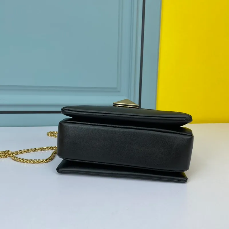 All categories Official website "Brand Women's Bags" Women's Bags 💙 Valentino 2022 Official New Valentino Cowhide Crossbody Bag Wholesale 58002300 High Quality Size: 20-15-10CM