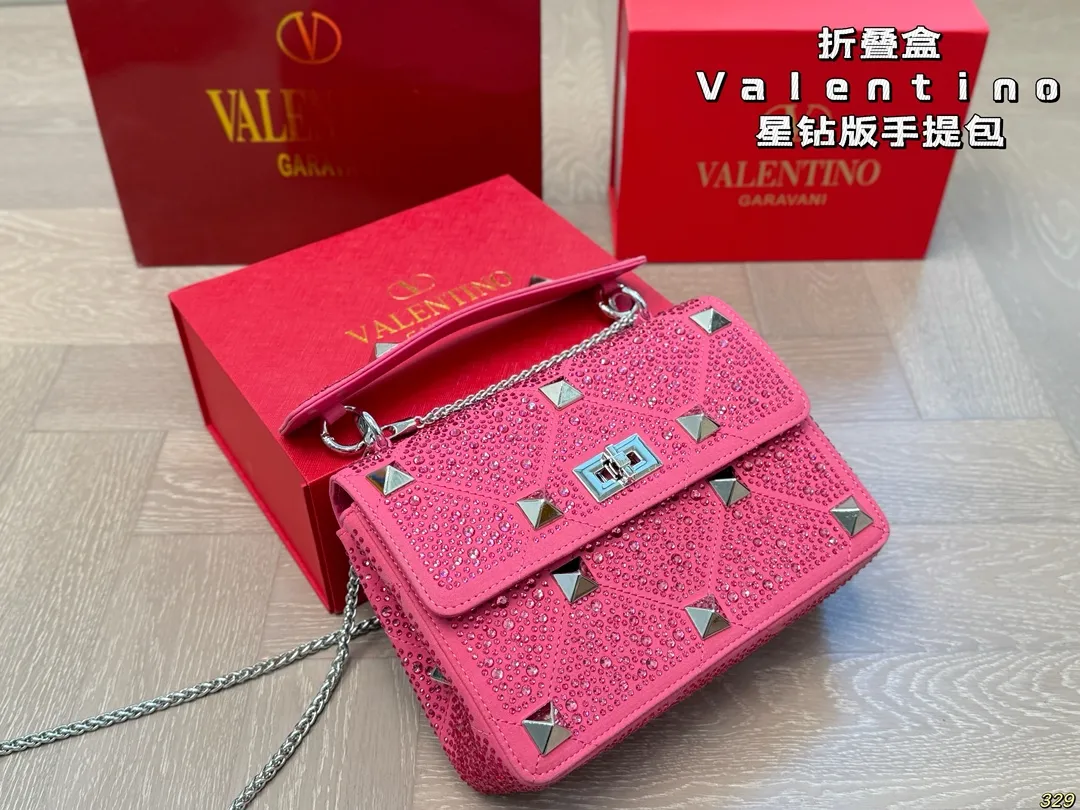 5️⃣color ¥420 folding box Valentino star diamond version handbag Simple bag silhouette unlocks fashionable charm Can be salty or sweet Make you the most beautiful girl on the street Very versatile yyds Size: 24 16