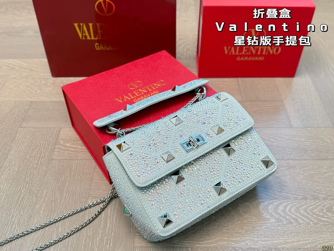 5️⃣color ¥420 folding box Valentino star diamond version handbag Simple bag silhouette unlocks fashionable charm Can be salty or sweet Make you the most beautiful girl on the street Very versatile yyds Size: 24 16
