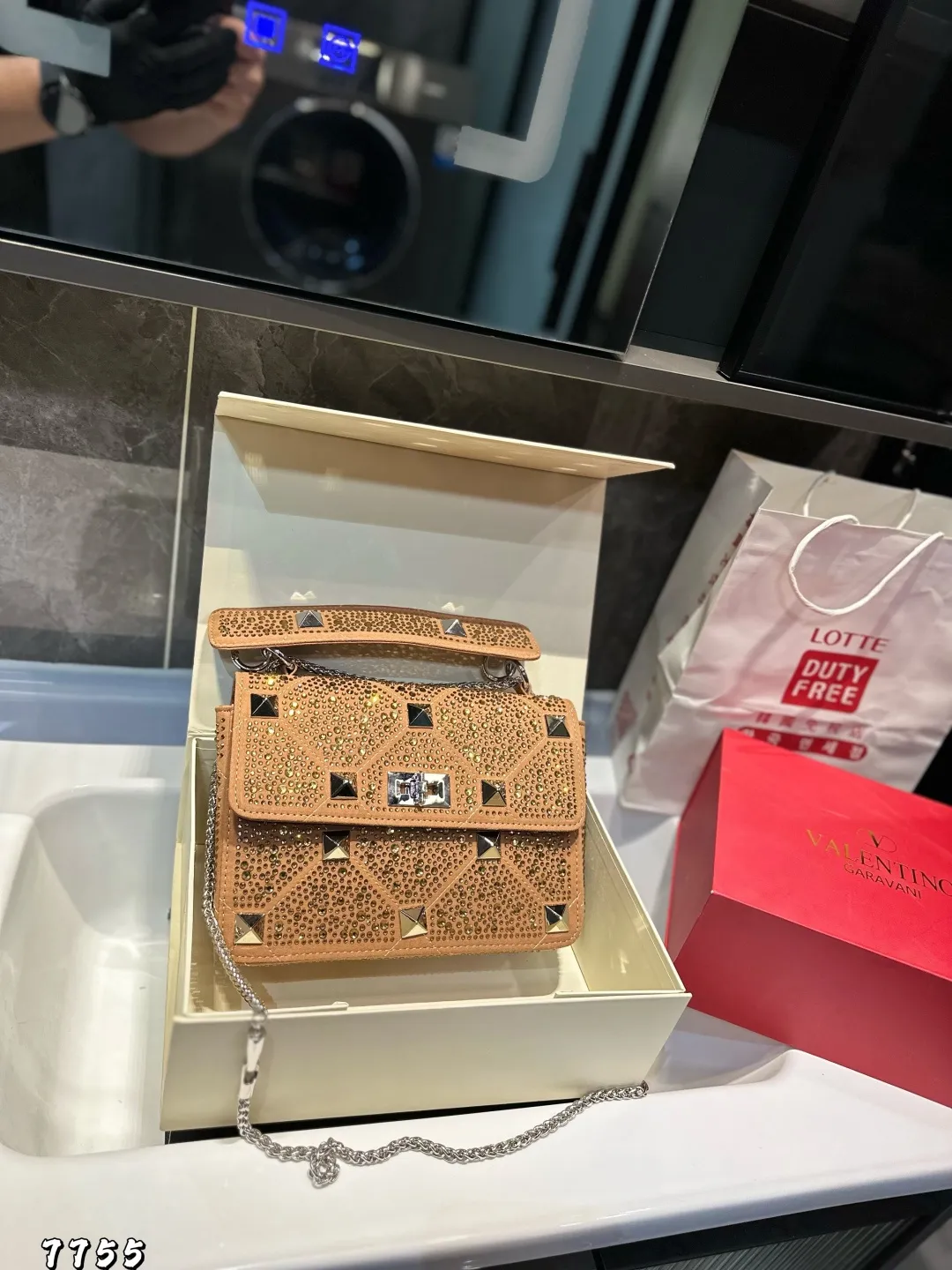 ❤️P420 (gift box packaging)❤️ Valentino rhinestone bag, versatile and fashionable, super good-looking, a must-have item for every trendy and cool girl/ Size: 24 17