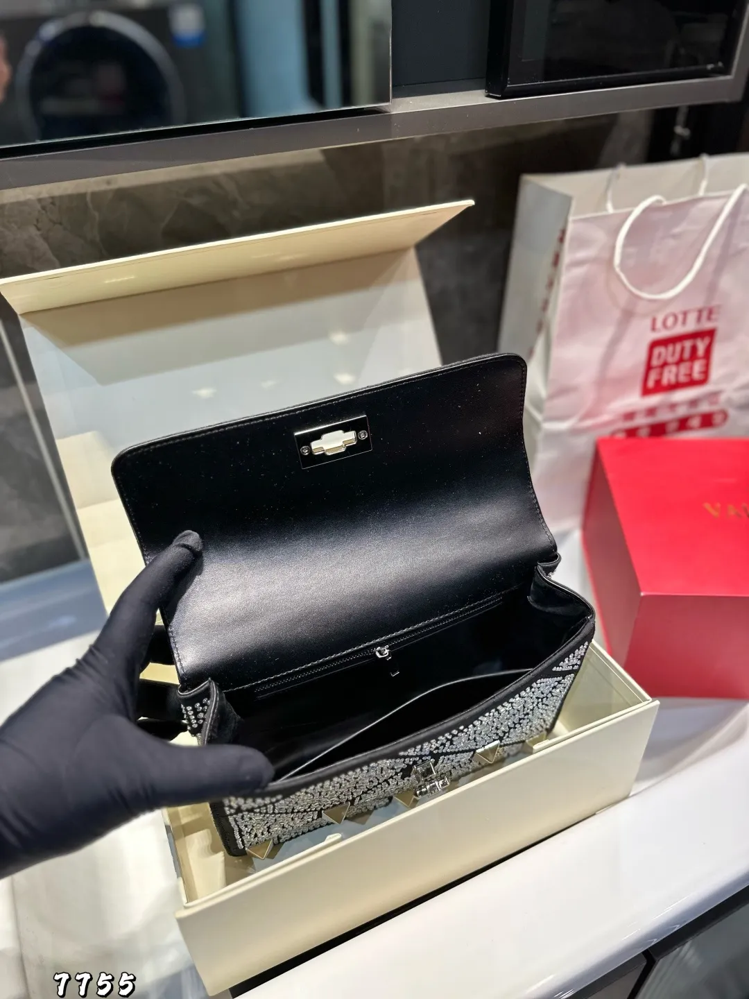 ❤️P420 (gift box packaging)❤️ Valentino rhinestone bag, versatile and fashionable, super good-looking, a must-have item for every trendy and cool girl/ Size: 24 17