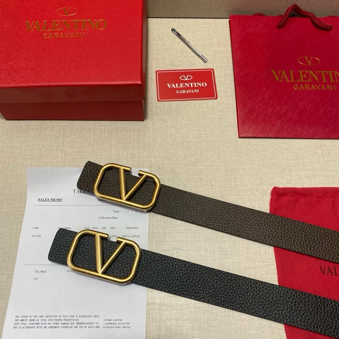 ✈️🇮🇹Brand: Valentino Valevtlo imitation copper buckle P160 ✈️🇮🇹Grade: 🚢Original private goods. Imported first-layer cowhide coffee sole, sold at counters🈶️, comparable to the genuine product! Exquisite oil edges, computer stitching, soft hand feel. No modifications in real photos. The upper body effect is super good, the length cannot be cut. Comes with a full set of packaging at the counter. It is the first choice to bring as a gift. Free eye needle ✈️🇮🇹Button head: imitation copper buckle hardware ✈️🇮🇹Length: 100-125cm 3.8cm specifications ✈️🇮🇹Color: black coffee