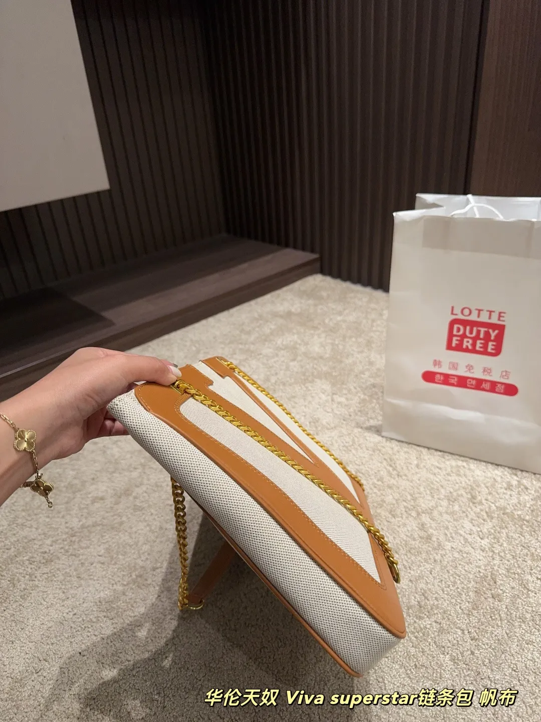 P380⚠️Size 37.25 Valentino Viva superstar chain bag