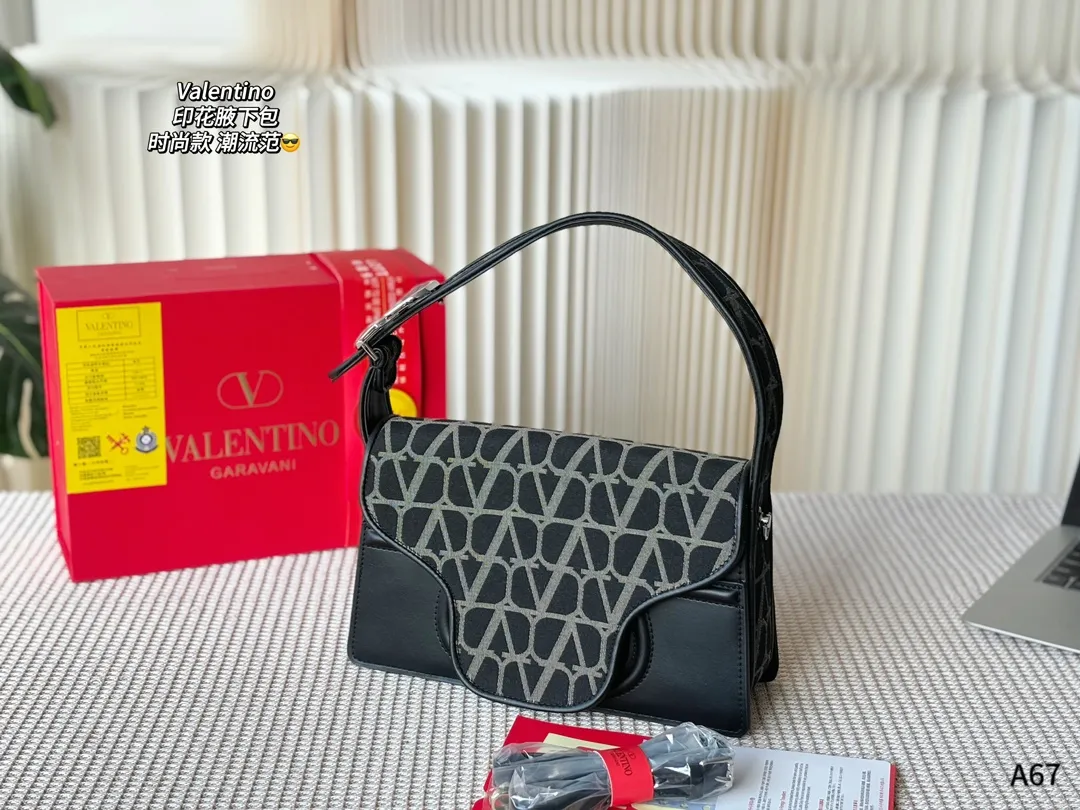 💰360 folding gift box packaging 🌟Valentino printed armpit bag Unlock fashion charm 🉑Salt🉑Sweet The most beautiful girl on the street Size: 28-8-16