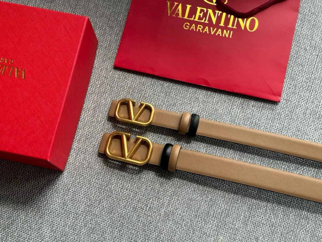 P180 Valentino classic letter series, the same style as the stars. Width 2.5CM 3CM hardware uses logo classic cowhide fabric, can be worn on both sides! A non-contrasting belt! Goddess style and couple style! Fashion essentials for men and women [color][color][color]