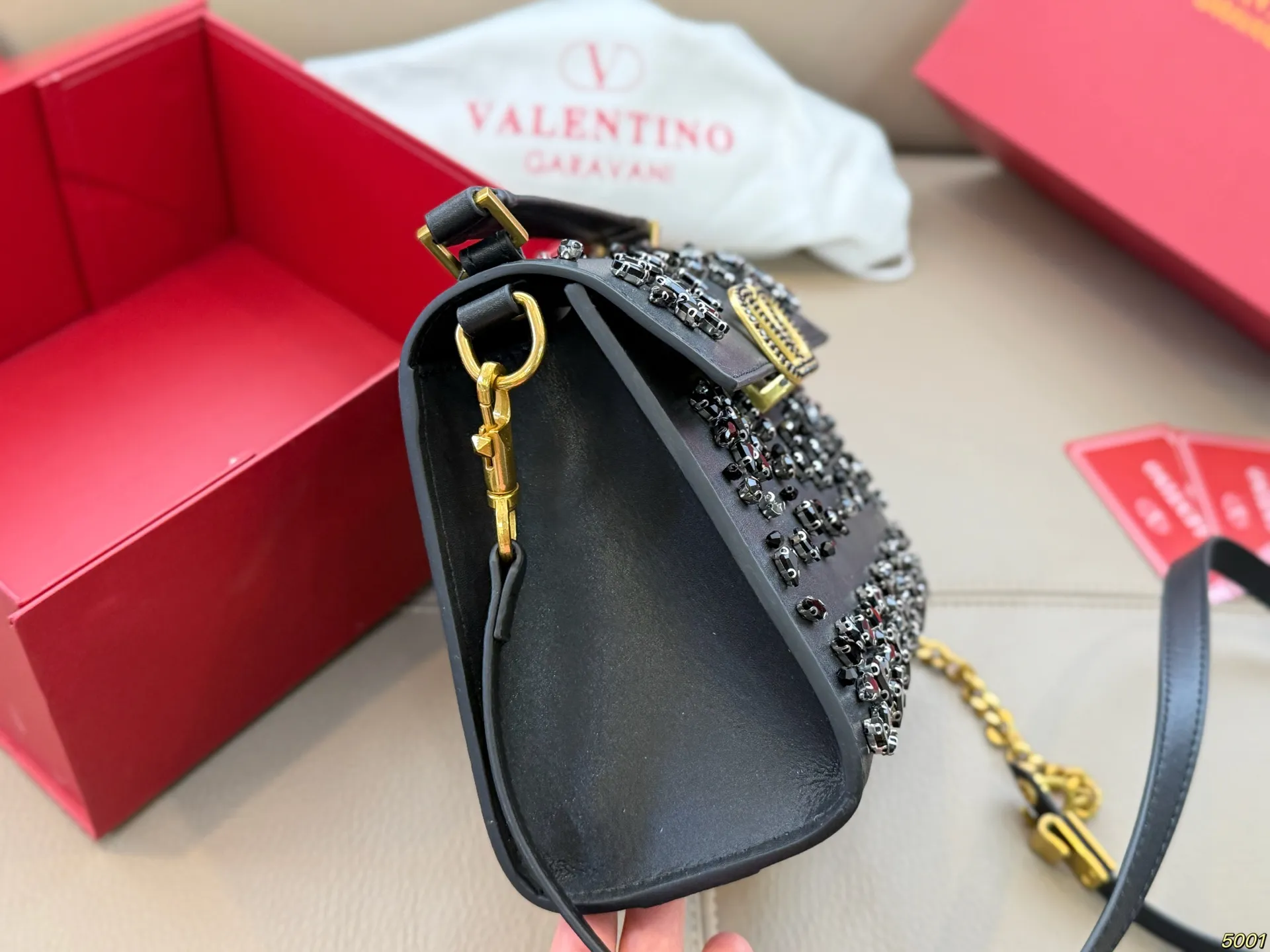 ¥460 Folding box Valentino star diamond version handbag Simple bag silhouette unlocks fashionable charm Can be salty or sweet Make you the most beautiful girl on the street Very versatile yyds Size: 18 14