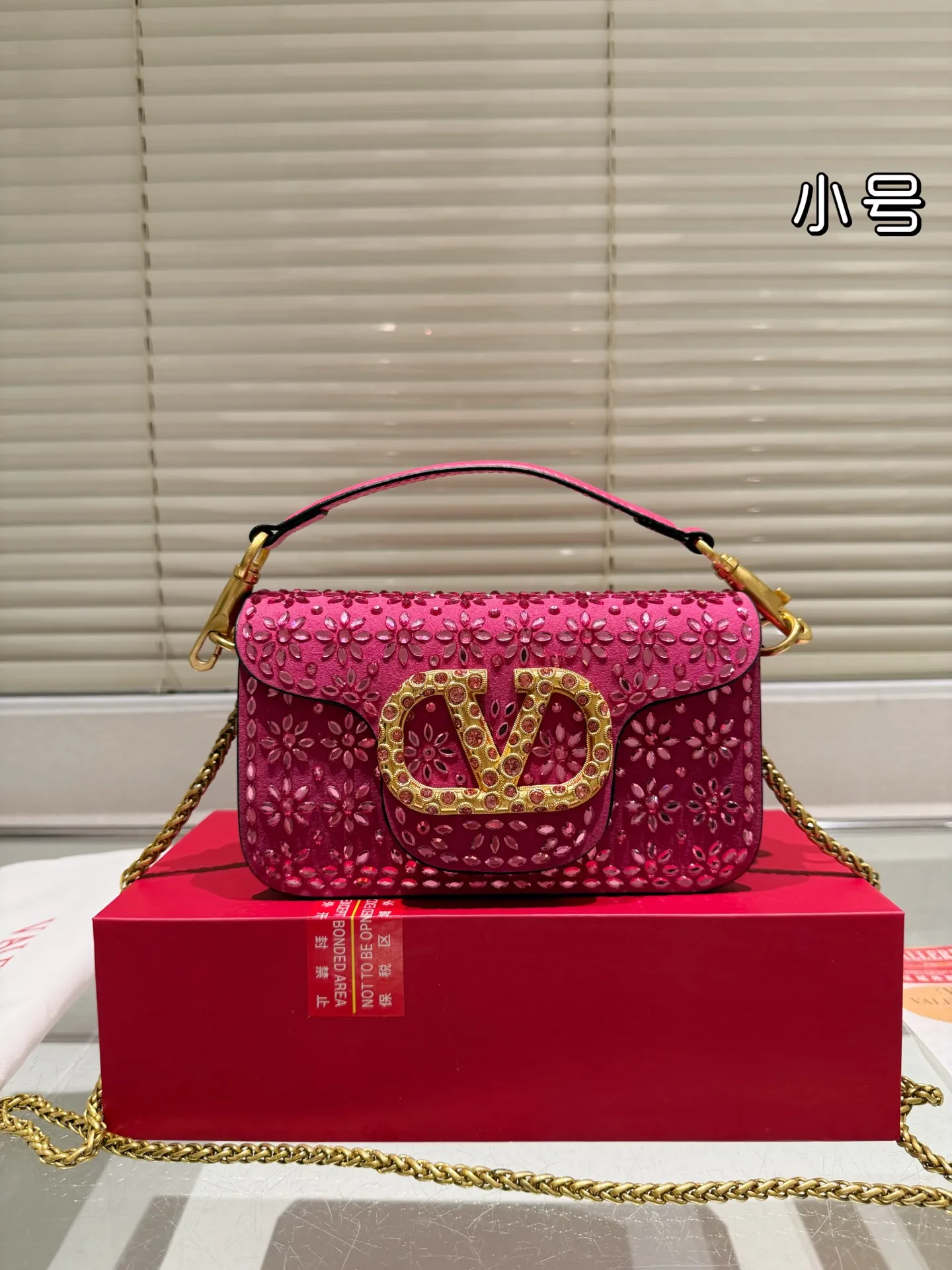 P400 P390 folding box ⚠️ size 27.10 20.9 Valentino, versatile classic, exquisite one, transparent bag, really super invincible and cute, full of fairy spirit, a must-have for young ladies every day
