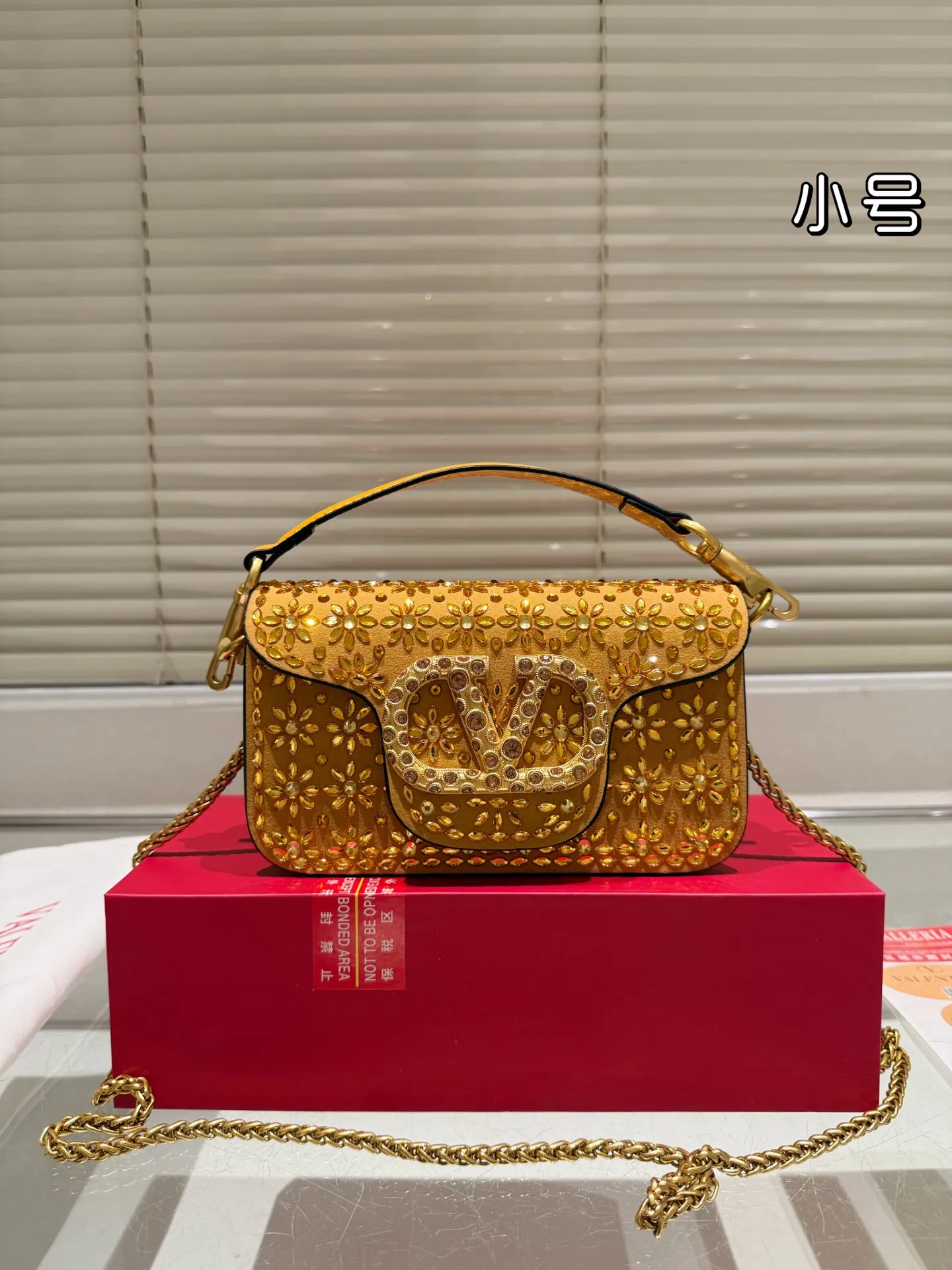 P400 P390 folding box ⚠️ size 27.10 20.9 Valentino, versatile classic, exquisite one, transparent bag, really super invincible and cute, full of fairy spirit, a must-have for young ladies every day
