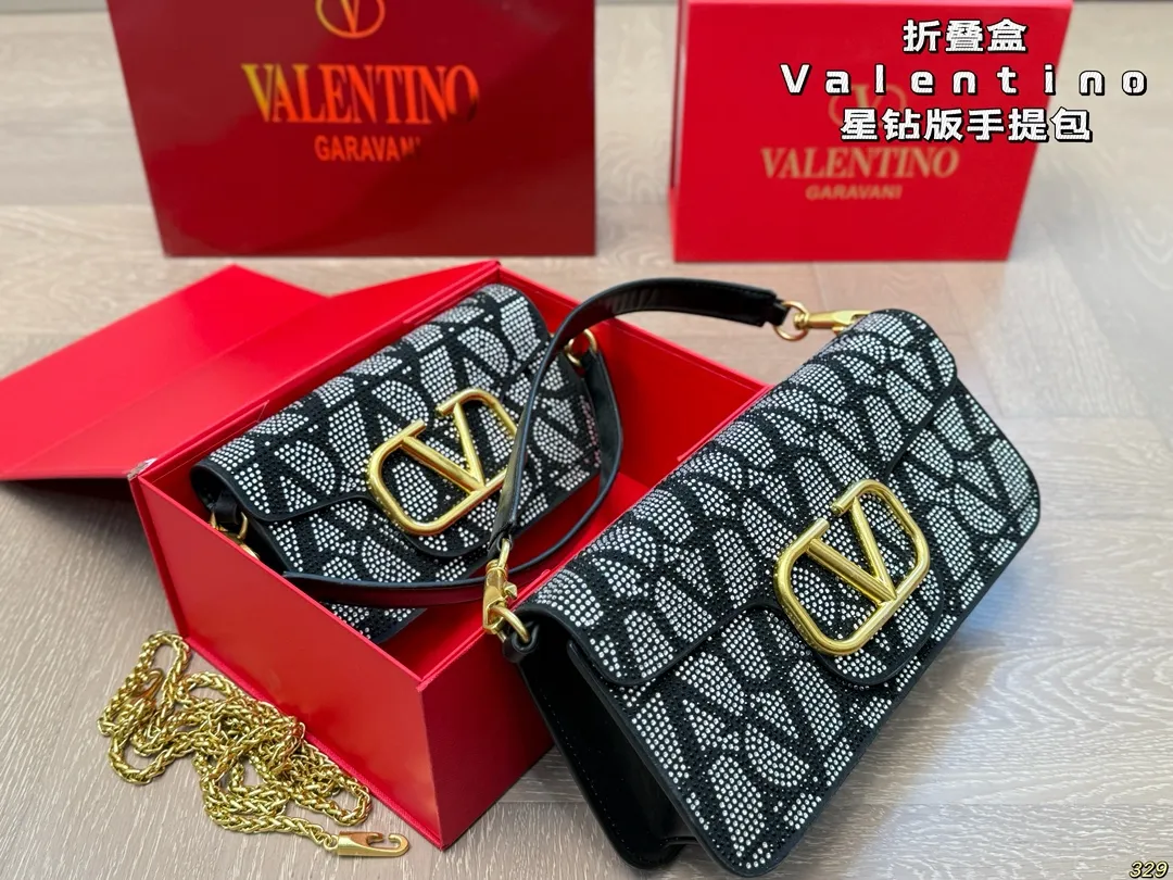 7️⃣color ¥330/¥320 folding box Valentino star diamond version handbag, metallic texture, big logo, simple bag silhouette unlocks fashion charm, can be salty or sweet, makes you the most beautiful girl on the street, very versatile yyds Size: 28 13/20 11