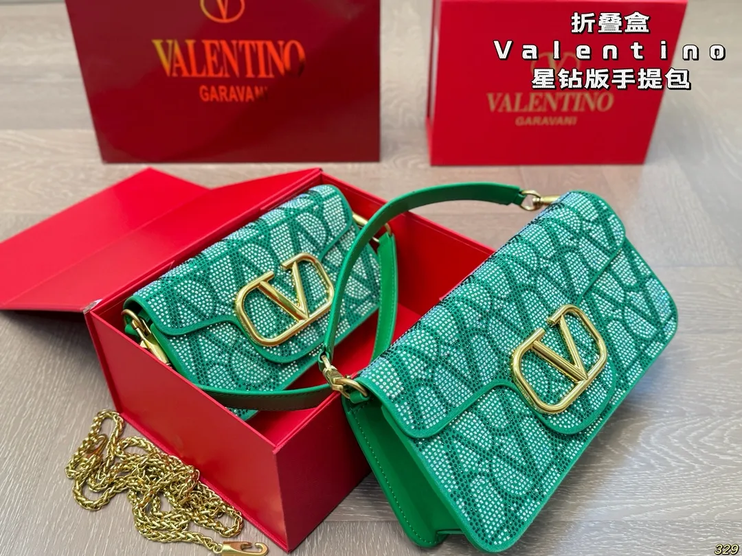 7️⃣color ¥330/¥320 folding box Valentino star diamond version handbag, metallic texture, big logo, simple bag silhouette unlocks fashion charm, can be salty or sweet, makes you the most beautiful girl on the street, very versatile yyds Size: 28 13/20 11