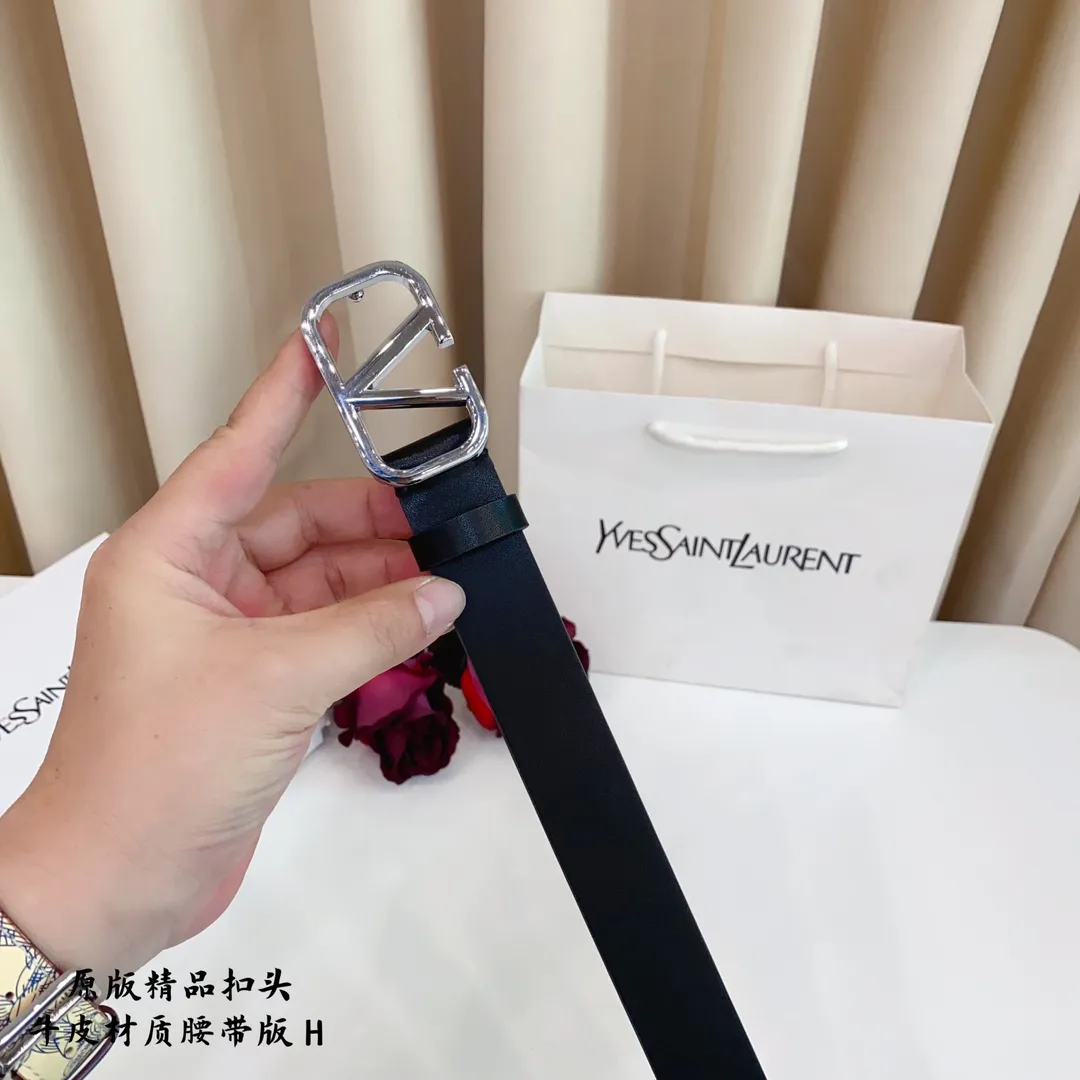 P210 🖇Original quality🖇🚺🚺Punched🖇 🖇Brand: Warren V [Women's Style] 🖇Color: Black 🖇Button: Gold/Silver 🖇Button: Original fine pure copper hardware button 🖇Belt: Original cowhide 🖇Size: Width: 3.0cm 🖇Length: 95cm-110cm 🖇Category: Perforated plate buckle quality assurance 🖇Simple and elegant, soft strap, for personal use as a gift 🖇Packaging list: buckle, strap, original packaging box, handbag, ID card, product manual, customs sticker, invoice I only make original high-end [If you need high-end wooden box➕3⃣️0⃣️]