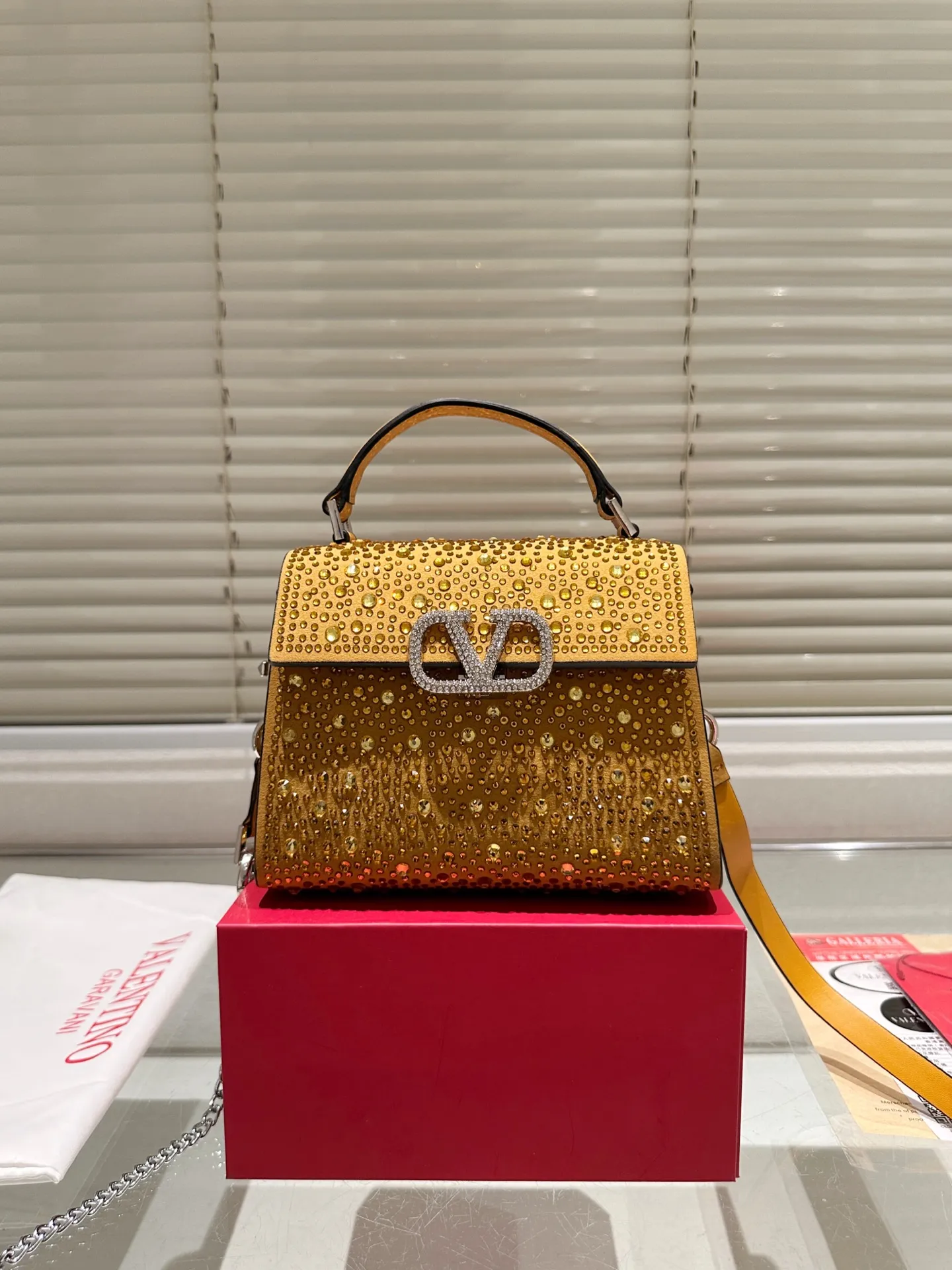 P390 Size 21 diamond bag Valentino Loco chain bag The texture is so beautiful that the upper body is really classy. Don’t be too attractive when shopping in daily life