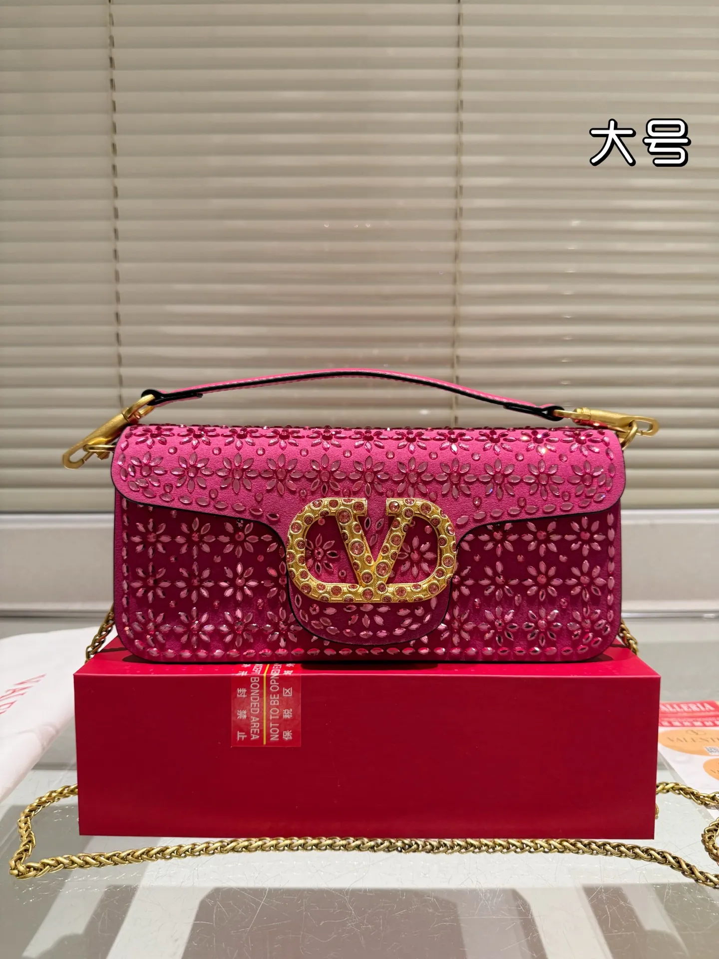 P400 P390 folding box ⚠️ size 27.10 20.9 Valentino, versatile classic, exquisite one, transparent bag, really super invincible and cute, full of fairy spirit, a must-have for young ladies every day