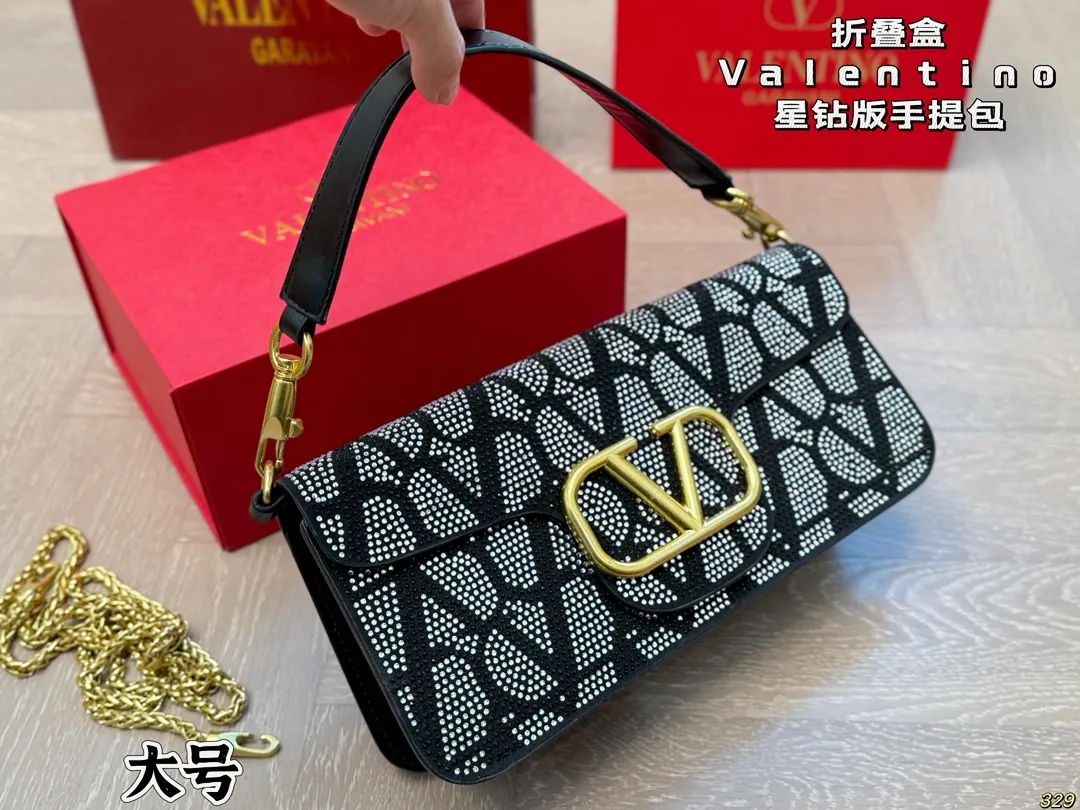 ¥330/¥320 folding box Valentino star diamond version handbag, metallic texture, big logo, simple bag silhouette unlocks fashion charm, can be salty or sweet, makes you the most beautiful girl on the street, very versatile yyds Size: 28 13/20 11