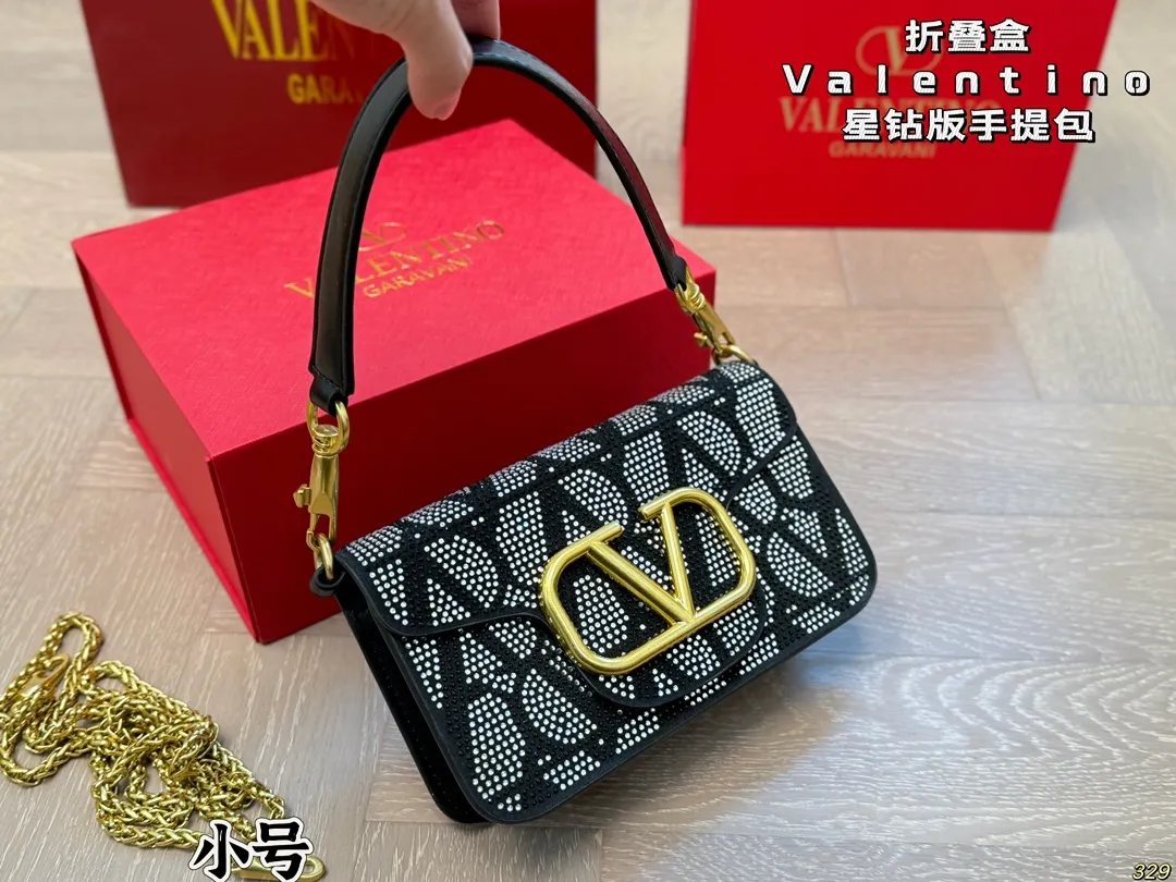 ¥330/¥320 folding box Valentino star diamond version handbag, metallic texture, big logo, simple bag silhouette unlocks fashion charm, can be salty or sweet, makes you the most beautiful girl on the street, very versatile yyds Size: 28 13/20 11
