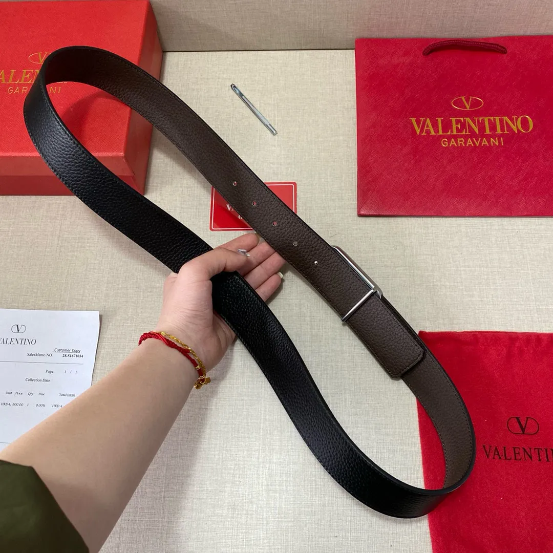 ✈️🇮🇹Brand: Valentino Valevtlo P150 ✈️🇮🇹Grade: 🚢Original private goods. Customized first-layer cowhide, sold at counters🈶️, comparable to genuine products! Exquisite oil edges, computer stitching, soft hand feel. No modifications in real photos. The upper body effect is super good, and the length can be cut. Comes with a full set of packaging at the counter. The first choice for gifting. Free eye injection ✈️🇮🇹Button: Guangzhou original hardware ✈️🇮🇹Length: 100-125cm 3.8cm specifications ✈️🇮🇹Color: black