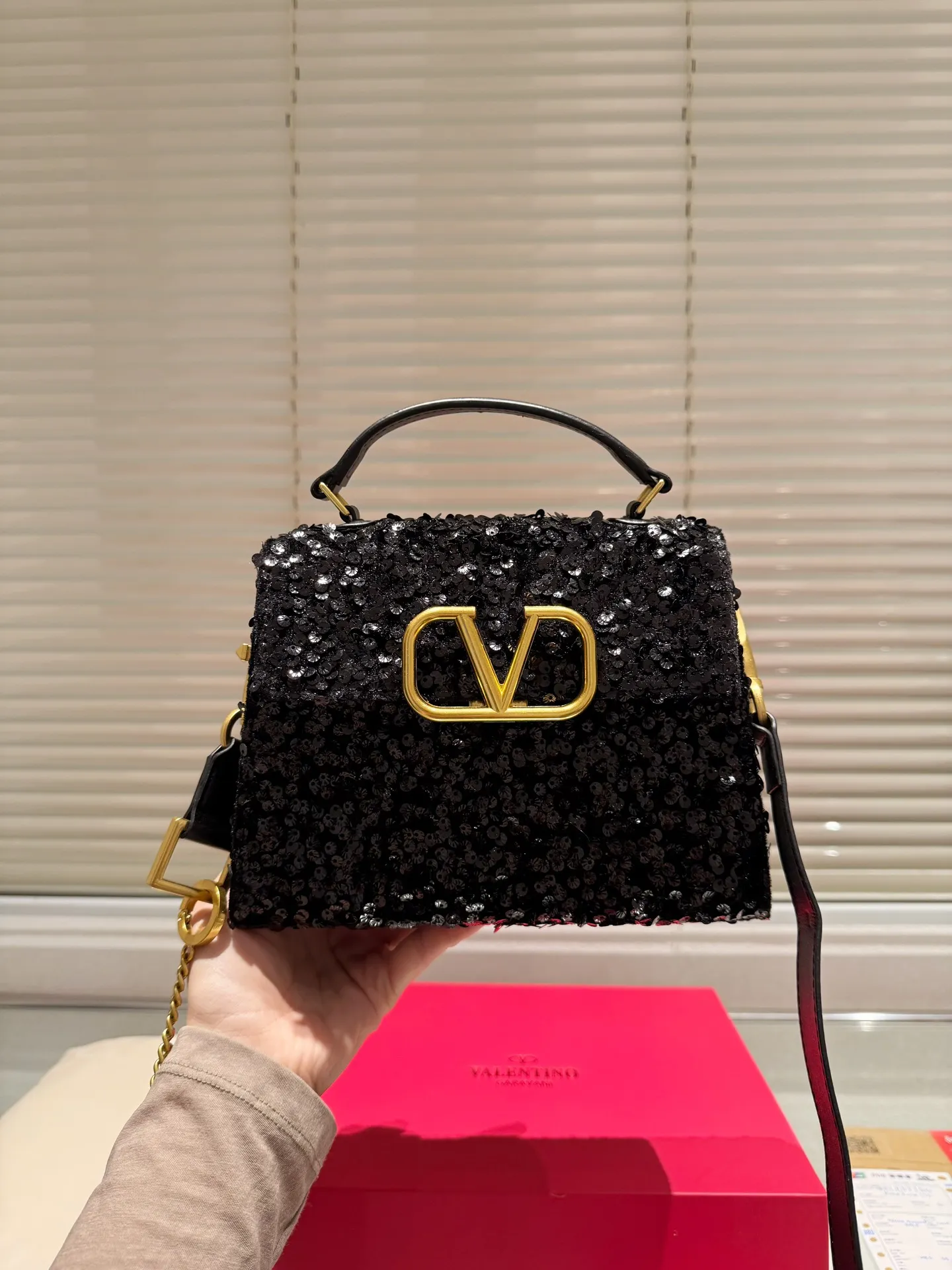P350 Size 21 diamond bag Valentino Loco chain bag The texture is so beautiful that the upper body is really too textured. Don’t be too attractive when shopping in daily life