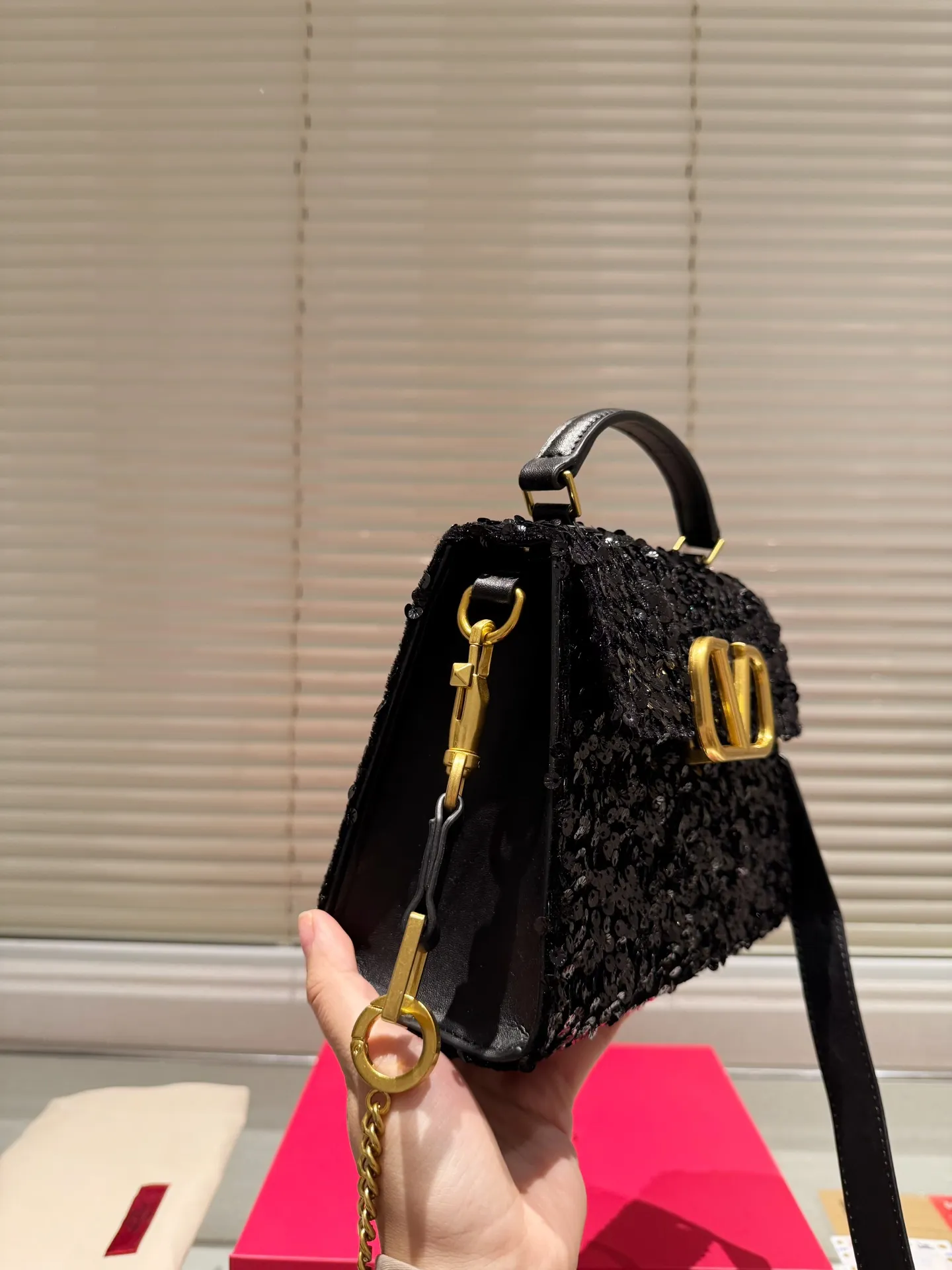 P350 Size 21 diamond bag Valentino Loco chain bag The texture is so beautiful that the upper body is really too textured. Don’t be too attractive when shopping in daily life