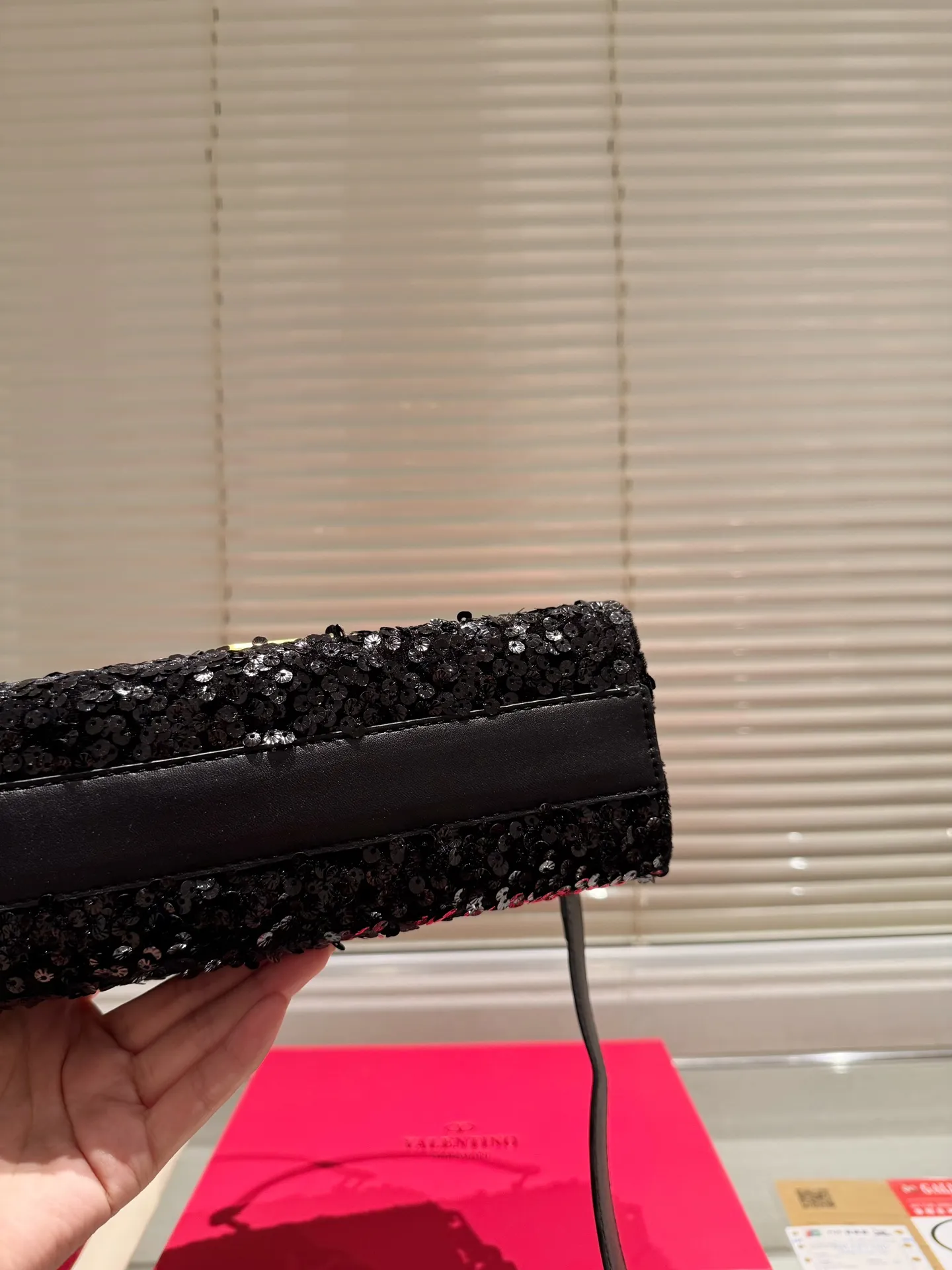 P350 Size 21 diamond bag Valentino Loco chain bag The texture is so beautiful that the upper body is really too textured. Don’t be too attractive when shopping in daily life