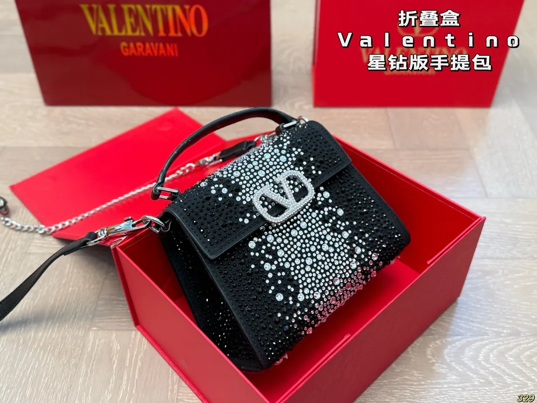 8️⃣Color ¥340 folding box Valentino Star Diamond Edition handbag Simple bag silhouette unlocks fashionable charm Can be salty or sweet Make you the most beautiful girl on the street Very versatile yyds Size: 18 14