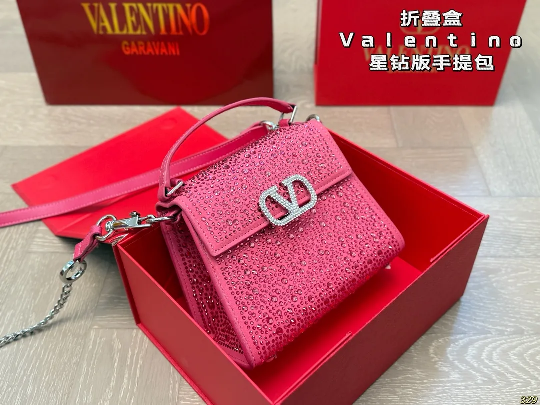 8️⃣Color ¥340 folding box Valentino Star Diamond Edition handbag Simple bag silhouette unlocks fashionable charm Can be salty or sweet Make you the most beautiful girl on the street Very versatile yyds Size: 18 14