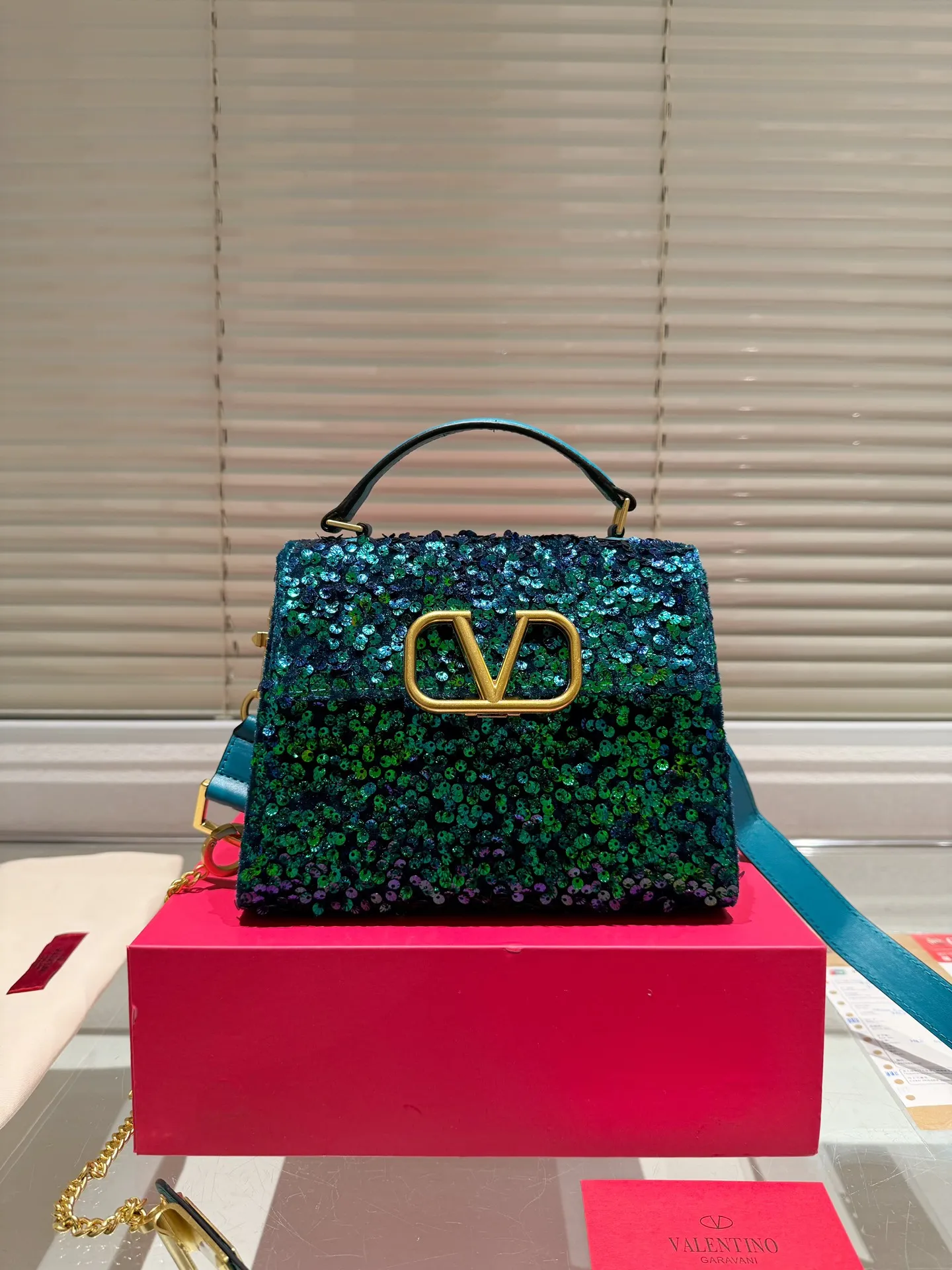 P350 Size 21 diamond bag Valentino Loco chain bag The texture is so beautiful that the upper body is really too textured. Don’t be too attractive when shopping in daily life