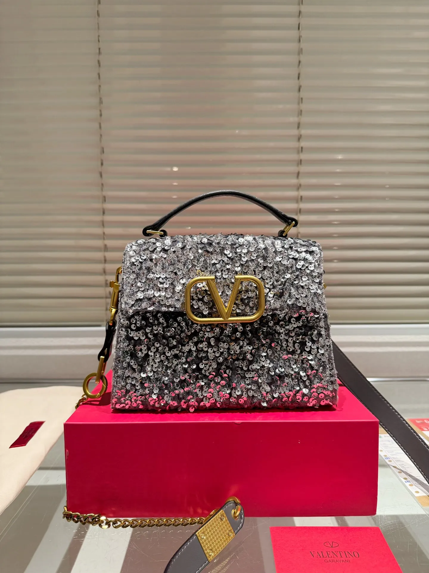 P350 Size 21 diamond bag Valentino Loco chain bag The texture is so beautiful that the upper body is really too textured. Don’t be too attractive when shopping in daily life