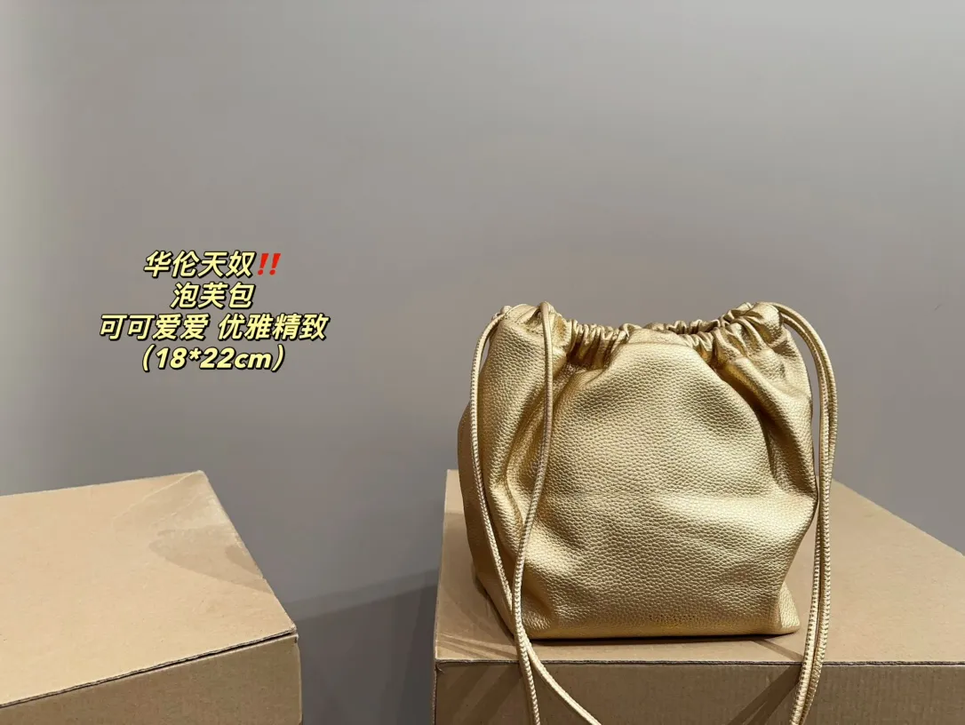 P270 comes with folding box ⚠️Size 18.22 Valentino puff bag cute, small and exquisite, elegant and exquisite, a must-have for fairies
