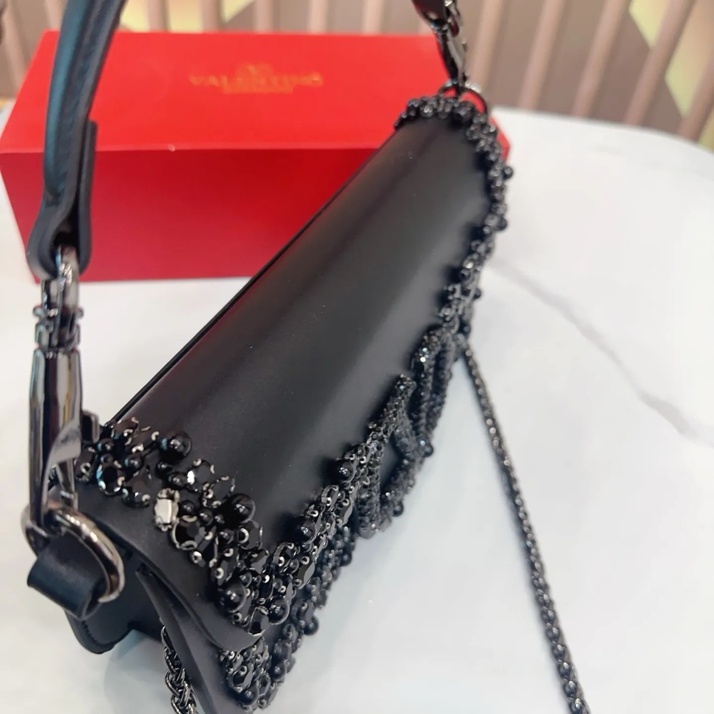p520 Folding Box Valentino Shoulder Bag It’s fashionable and easy to match. It doesn’t look old-fashioned and is easy to match. Moreover, the beauty and temperament bonus is so high~ I love this calmness and elegance. Size: 25.14 yo