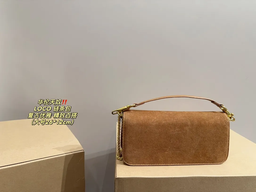 Large P350 with folding box⚠️Size 26.12 Small P330 with folding box⚠️Size 20.11 Valentino suede LOCO chain bag Retro and elegant, full of high-end feel, moderate size, touching capacity, easy to carry in casual and formal wear
