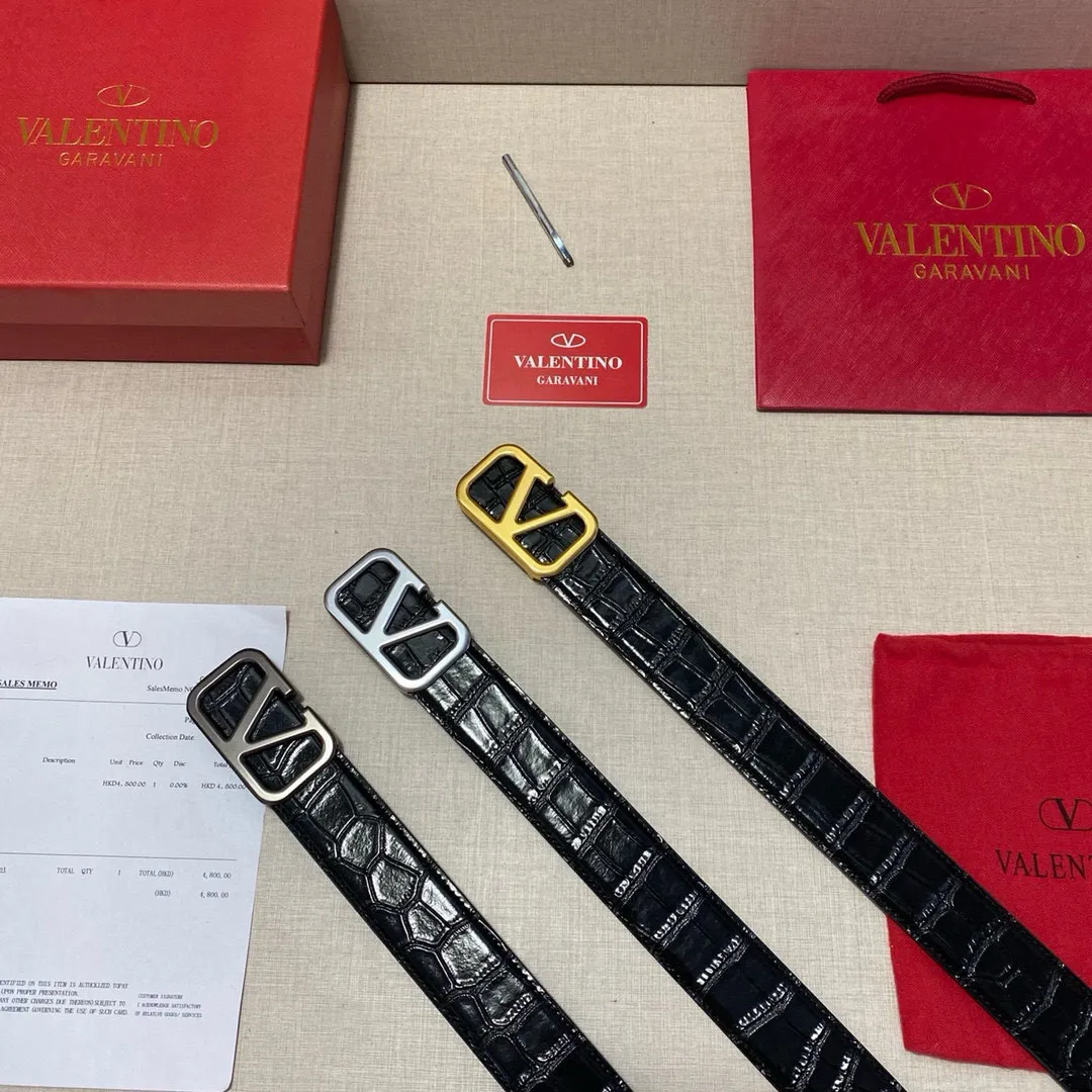 ✈️🇮🇹Brand: Valentino Valevtlo P160 ✈️🇮🇹Grade: 🚢Original private goods. Customized first-layer cowhide sold at counters🈶️, comparable to the genuine product! Exquisite oil edges, computer stitching, soft hand feel. No modifications in real photos. The upper body effect is super good, and the length can be cut. Comes with a full set of packaging at the counter. The first choice for gifting. Comes with eye needles. ✈️🇮🇹Button head: Guangzhou original buckle hardware ✈️🇮🇹Length: 100-125cm 3.8cm specifications ✈️🇮🇹Color: black