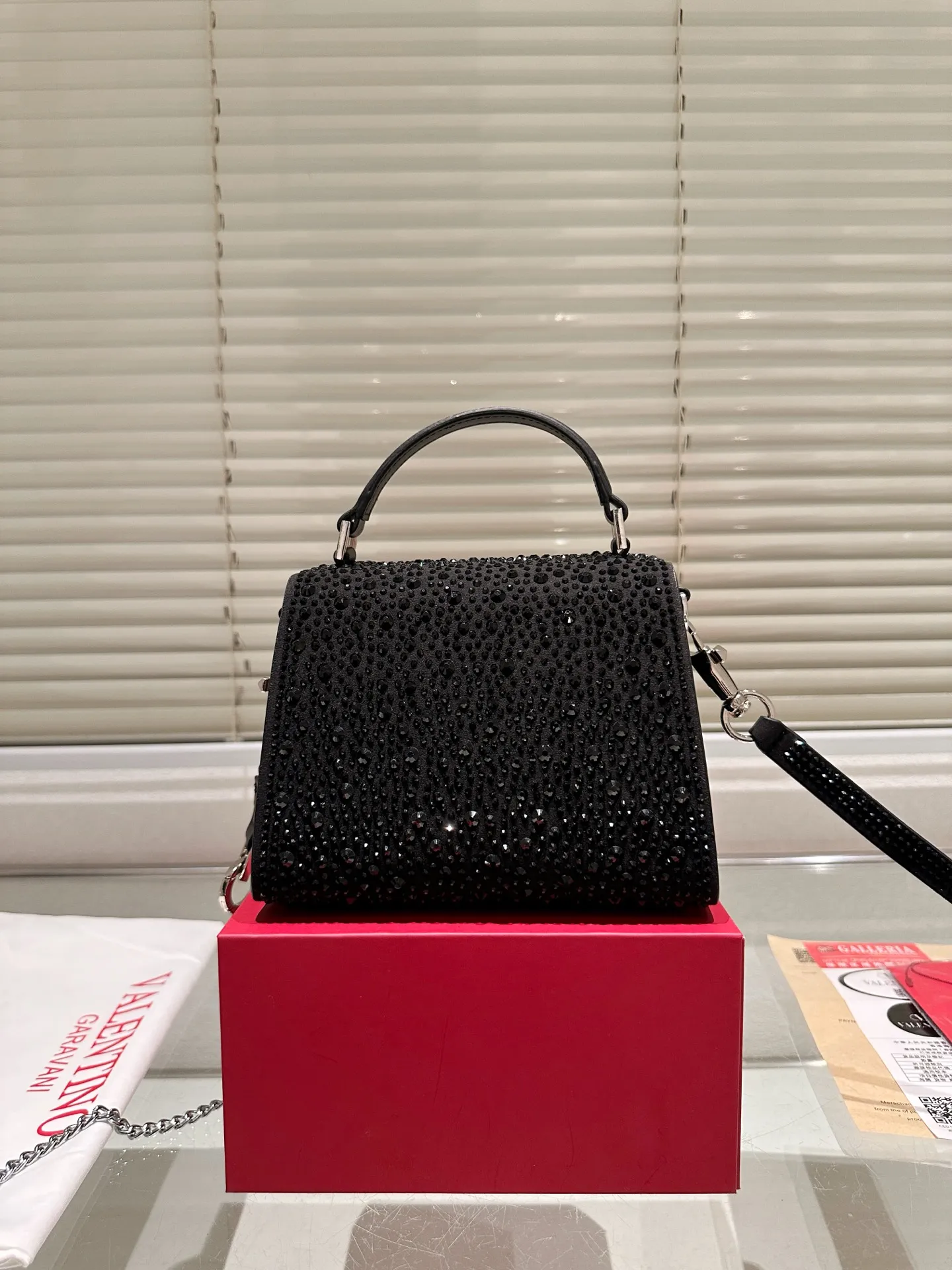 P390 Size 21 diamond bag Valentino Loco chain bag The texture is so beautiful that the upper body is really classy. Don’t be too attractive when shopping in daily life