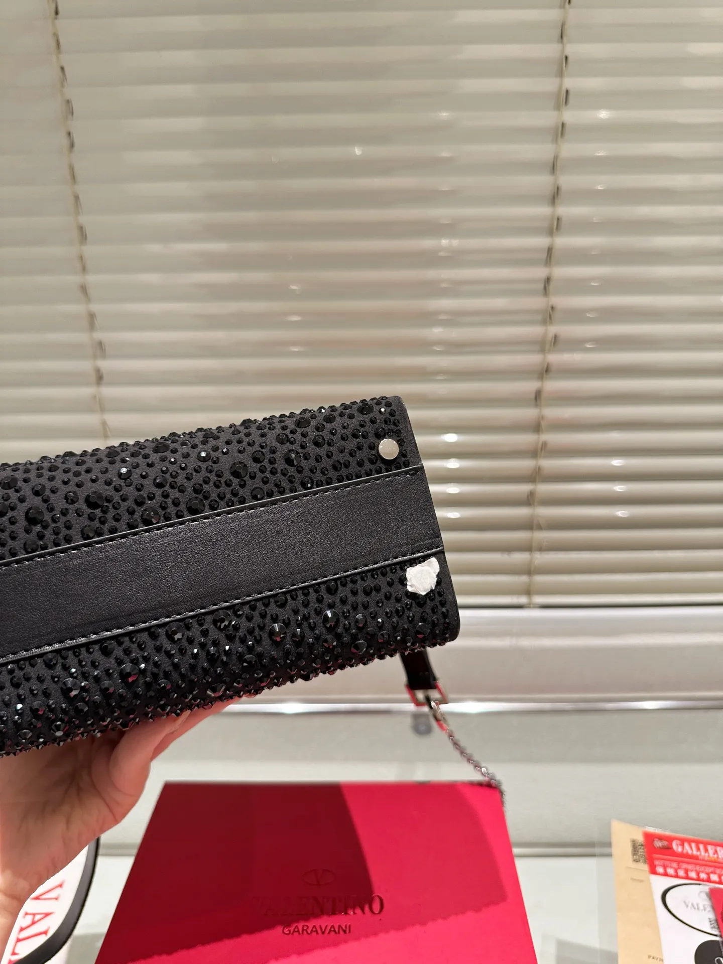 P390 Size 21 diamond bag Valentino Loco chain bag The texture is so beautiful that the upper body is really classy. Don’t be too attractive when shopping in daily life
