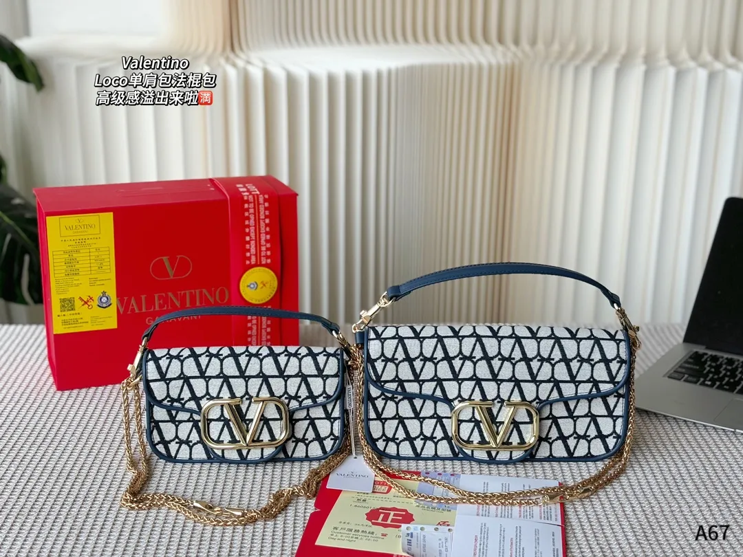 💰310💰290 Packed in a folding gift box 🌟Valentino Loco shoulder bag baguette bag, the sense of luxury is overflowing. This appearance is very versatile. No matter how you carry it, there is no pressure. Which girl can refuse such a beautiful bag? 🫣 Size: large 27-8-13, small 20-6-11